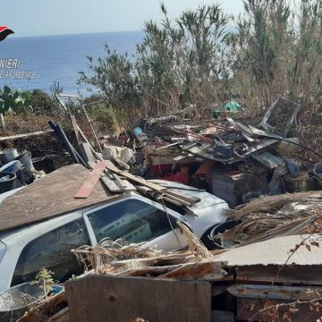 Pantelleria: gestione incontrollata di rifiuti pericolosi. Denunciato un uomo dai Carabinieri