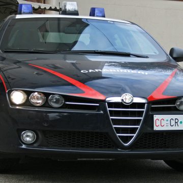 Marinella. Ubriaco lancia pietre contro un’auto: arrestato dai Carabinieri