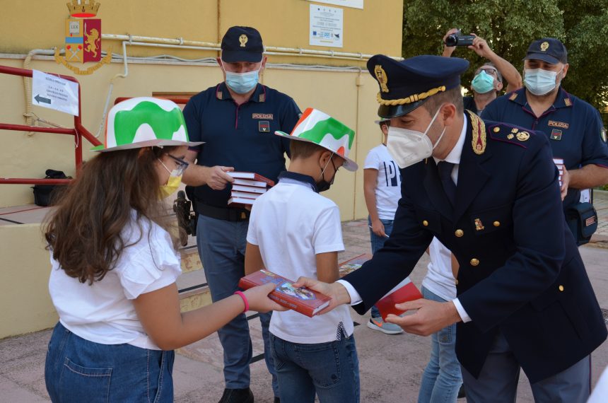 Cultura della legalità, consegnati  agli alunni dalla Polizia di Stato l’Agenda Scolastica “Il mio diario”
