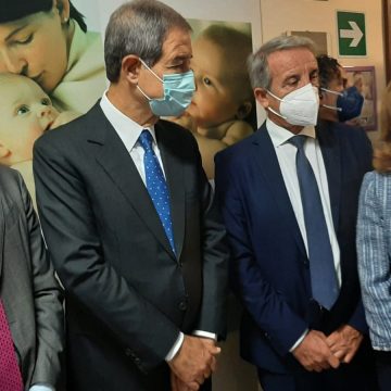 Catania, Musumeci inaugura la Banca del Latte Umano Donato