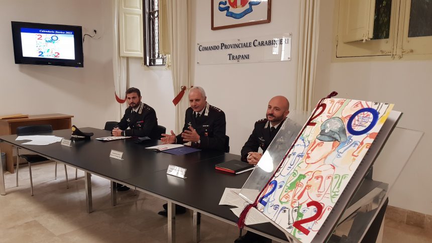 Carlo Lucarelli e il Maestro Sandro Chia per il Calendario Storico dell’Arma dei Carabinieri 2022