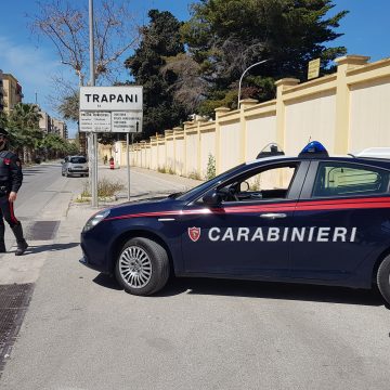 Trapani: non si ferma all’alt con uno scooter rubato e investe un Carabiniere. Arrestato