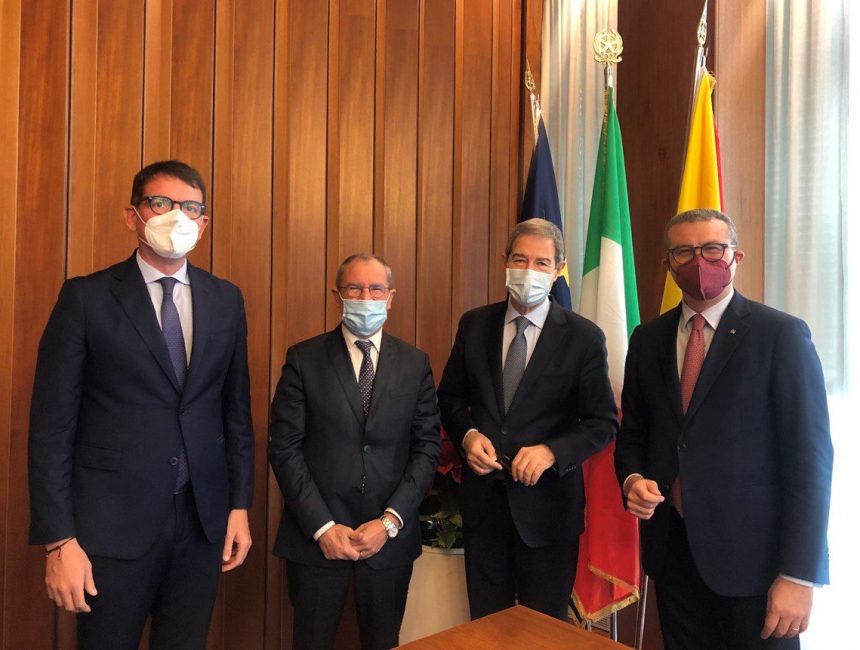 Regione, concorsi per oltre 1000 assunzioni, Musumeci: «Una boccata d’ossigeno per l’occupazione»
