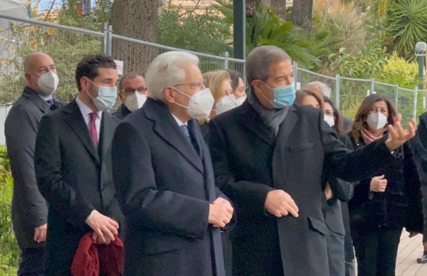 Mattarella in visita ai Giardini del Palazzo Orelans Mattarella in visita ai Giardini del Palazzo Orelans