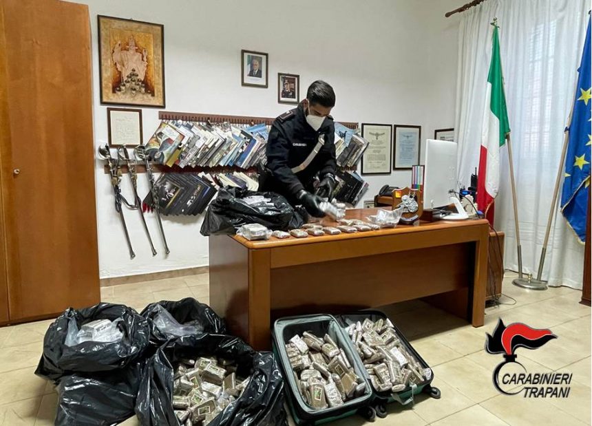 Pantelleria, sequestrati 138 chilogrammi di hashish. Tre arresti dei carabinieri. C’è anche una donna