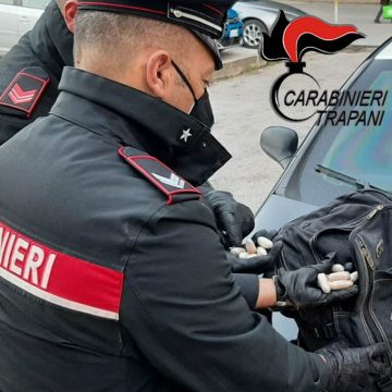 Da Palermo a Marsala con droga di tutti i gusti. Arrestata insospettabile corriere