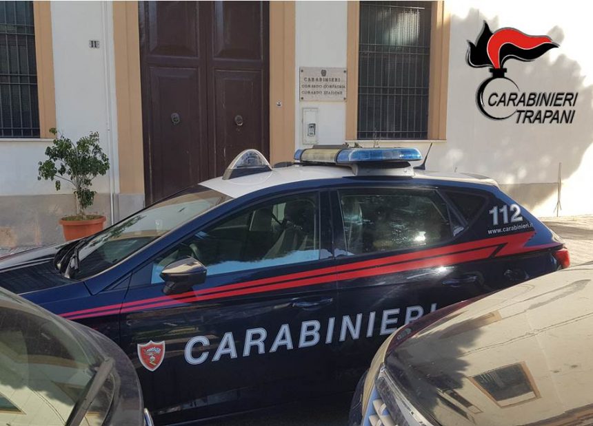 Non percepisce la paga giornaliera e si impossessa di un pc portatile della struttura che lo ospita. Denunciato da Carabinieri