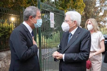 Musumeci: “Buon lavoro al Presidente Mattarella!!!” dal suo profilo Facebook Musumeci: “Buon lavoro al Presidente Mattarella!!!” dal suo profilo Facebook