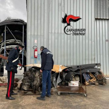 Alcamo. Scoperto dai Carabinieri impianto di autodemolizione non autorizzato: denunciato il titolare
