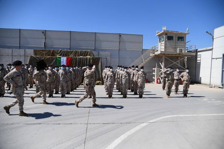 Iraq: cambio di guardia al battaglione servizi e supporti