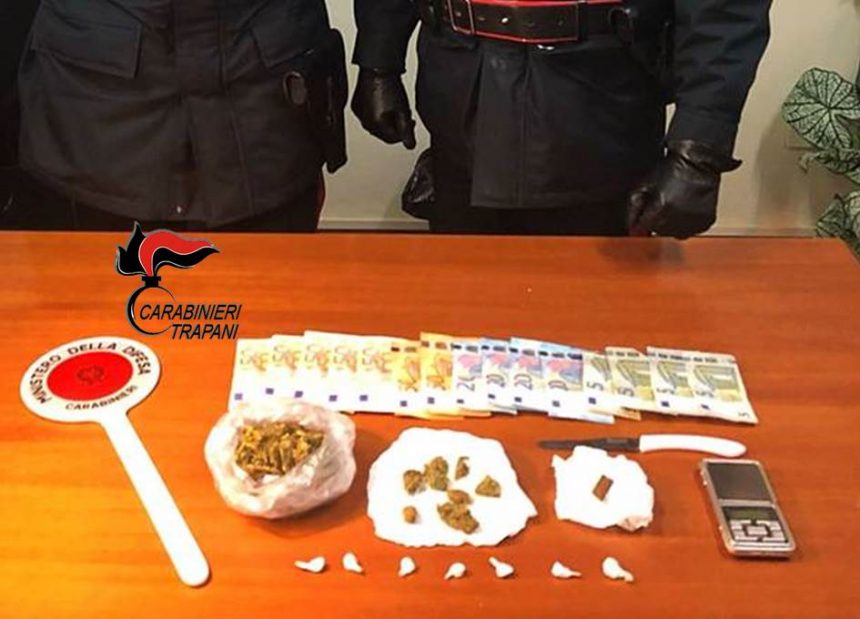 Marsala. Contrasto allo spaccio di sostanze stupefacenti: i Carabinieri arrestano un uomo e sequestrano circa mezzo kg di droga