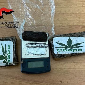 Trapani. I Carabinieri hanno arrestato un 30enne per detenzione di droga. Un’altra persona è stata denunciata per evasione dagli arresti domiciliari