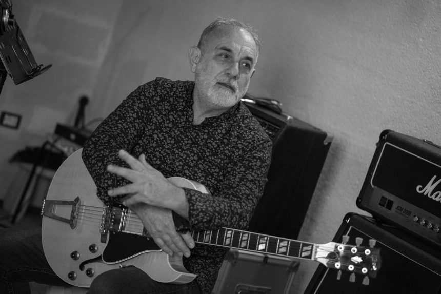 Marsala, “Canzoni QUASI Poesie”: Michele Pantaleo presenta il suo disco ‘intimo e universale’ dove “Ammiscamentu e paci” sono l’antidoto ad ogni guerra
