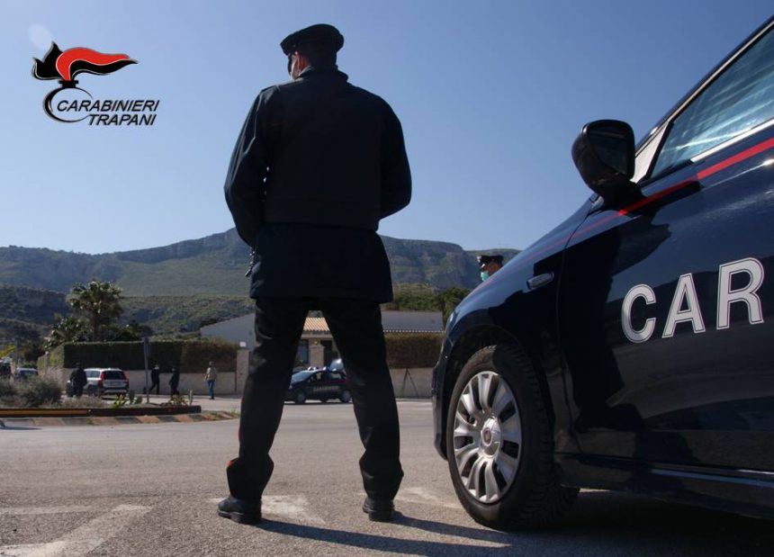 Trapani. Presunto responsabile di maltrattamenti ed estorsione: i Carabinieri lo sottopongono al divieto di avvicinamento
