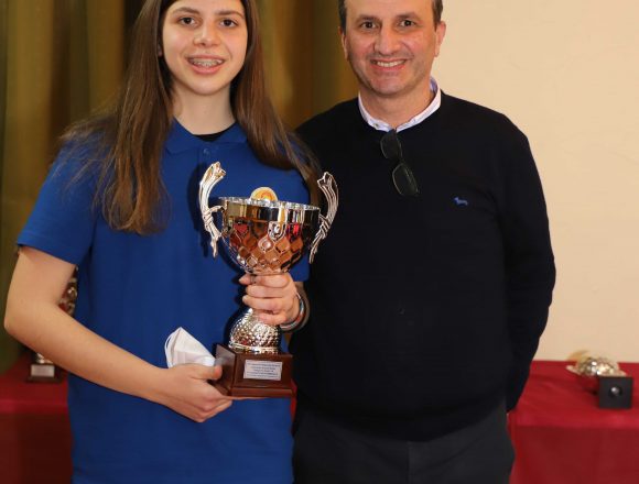 Scacchi. Federica Montalto si riconferma Campionessa regionale Under 16. Il fratello Davide 3° nell’Under 14 Scacchi. Federica Montalto si riconferma Campionessa regionale Under 16. Il fratello Davide 3° nell’Under 14