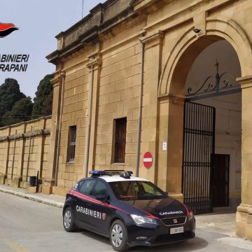 Mazara del Vallo. I Carabinieri arrestano i presunti autori del furto nel cimitero comunale