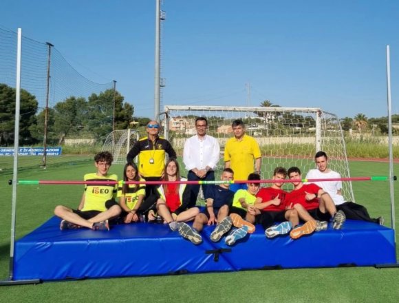 Paceco, torna il salto in alto: nuova attrezzatura al campo sportivo comunale Paceco, torna il salto in alto: nuova attrezzatura al campo sportivo comunale