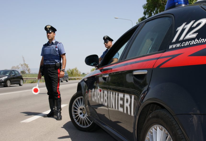 Avrebbero effettuato prelievi illeciti da una carta ricaricabile a Gibellina. Denunciate 8 persone