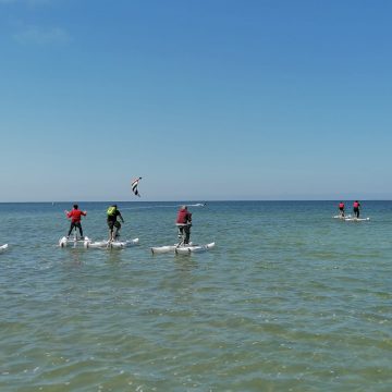 Le water bikes attirano visitatori e turisti. Primo maggio di festa allo Stagnone di Marsala