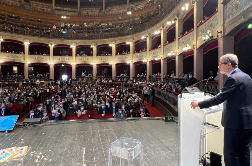 Salute, Musumeci agli infermieri: «Vostro contributo essenziale durante la pandemia»