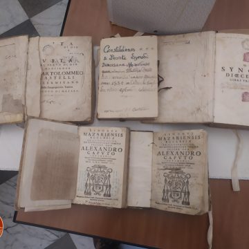 I Carabinieri per la Tutela del Patrimonio Culturale restituiscono 5.000 documenti alla Diocesi di Mazara del Vallo databili tra il 1400 e il 1800