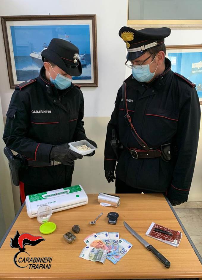 Trapani. I Carabinieri scoprono presunto bazar di droga nel rione Cappuccinelli: arrestato un 44enne