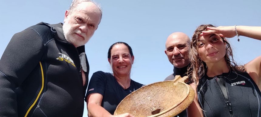 Antico bacile in ceramica recuperato nelle acque di San Vito Lo Capo