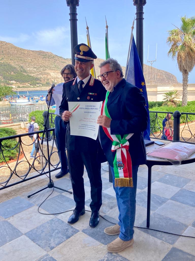 Favignana, il sindaco Forgione premia i carabinieri per l’attività svolta