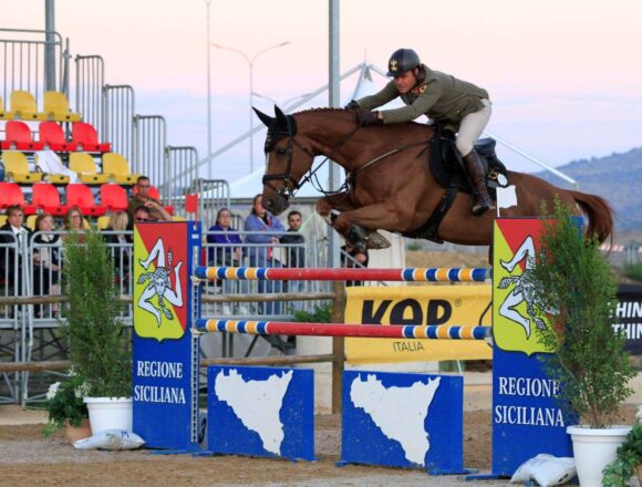 Doppio weekend per la 37^ edizione della Coppa degli Assi il prestigioso concorso internazionale di salto ostacoli torna ad Ambelia dal 23 al 25 settembre e dal 30 al 2 ottobre Doppio weekend per la 37^ edizione della Coppa degli Assi il prestigioso concorso internazionale di salto ostacoli torna ad Ambelia dal 23 al 25 settembre e dal 30 al 2 ottobre