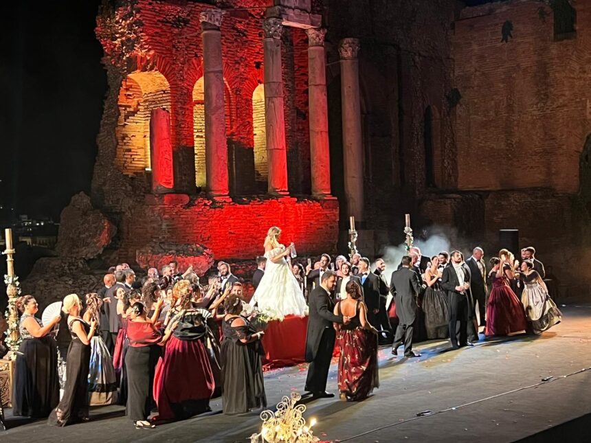 Il Teatro Antico di Taormina al pieno per La Traviata del Sicilia Classica Festival. “L’Opera non è più solo di nicchia” 