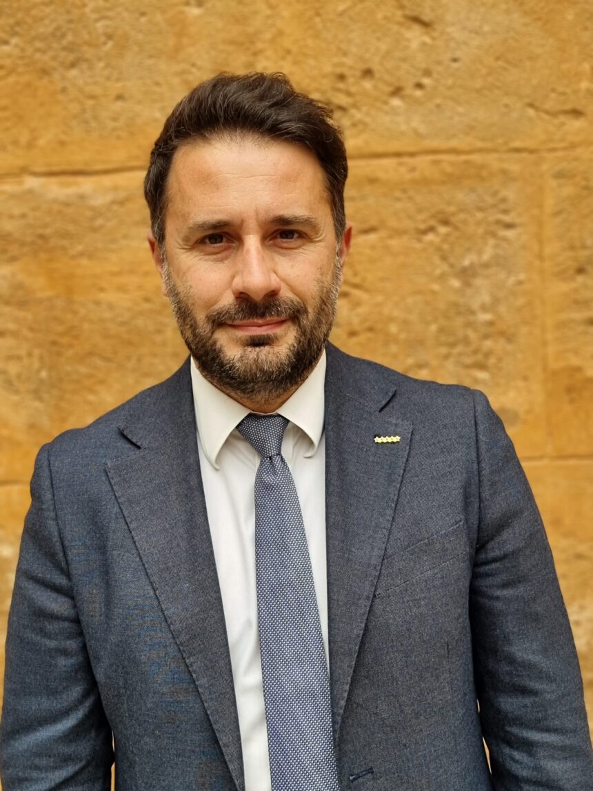 Parte il tour Di Paola (M5S)in tutta la Sicilia. E a metà settembre la due giorni di Conte da un capo all’altro dell’isola Parte il tour Di Paola (M5S)in tutta la Sicilia. E a metà settembre la due giorni di Conte da un capo all’altro dell’isola