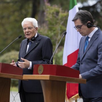 Mattarella in Macedonia del Nord :”L’Italia ha proposto già da quattro mesi all’Unione europea il tetto al prezzo del gas. E’ urgentissimo procedere”