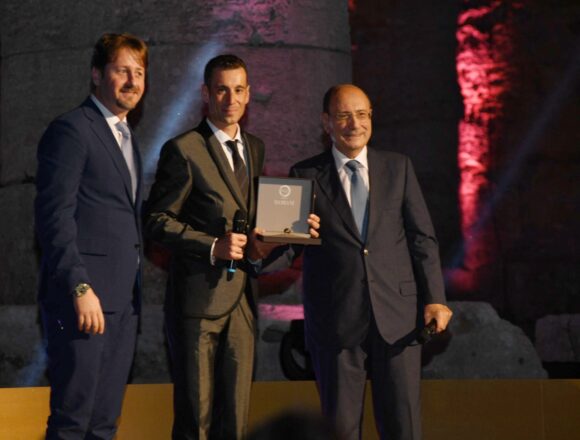 Segesta, ai “Gazzetta Sports Awards SeeSicily” Schifani premia Nibali: «Puntare su turismo dello sport e dello spettacolo» Segesta, ai “Gazzetta Sports Awards SeeSicily” Schifani premia Nibali: «Puntare su turismo dello sport e dello spettacolo»