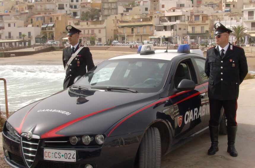 Trapani, si scaglia contro i carabinieri. Arrestata 39enne