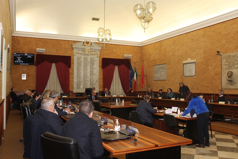 Consiglio comunale Marsala, approvati debiti fuori bilancio per oltre 500 mila euro