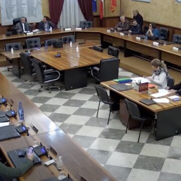 Consiglio comunale Marsala, approvata la revisione periodica delle partecipazioni pubbliche. Preannunciata la costituzione di tre nuovi gruppi consiliari