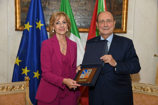 Palazzo d’Orléans, Schifani riceve in visita ufficiale il neo prefetto di Palermo Maria Teresa Cucinotta