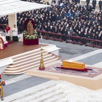 Il Presidente Mattarella alle esequie di Benedetto XVI