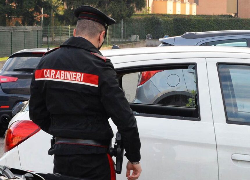 Marsala, arrestato a Capodanno l’uomo che danneggiava i finestrini delle auto in sosta