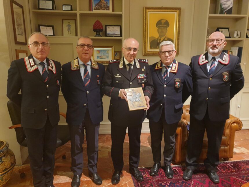 IL GENERALE CASTELLO INCONTRA L’ASSOCIAZIONE NAZIONALE CARABINIERI