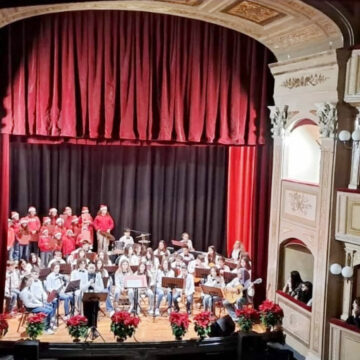 Successo al Teatro Sollima per l’Orchestra e il Coro dell’IS “Alcide De Gasperi” di Marsala