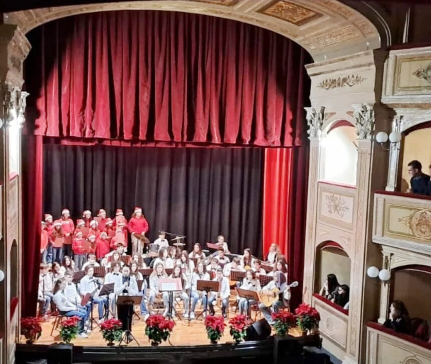 Successo al Teatro Sollima per l’Orchestra e il Coro dell’IS “Alcide De Gasperi” di Marsala