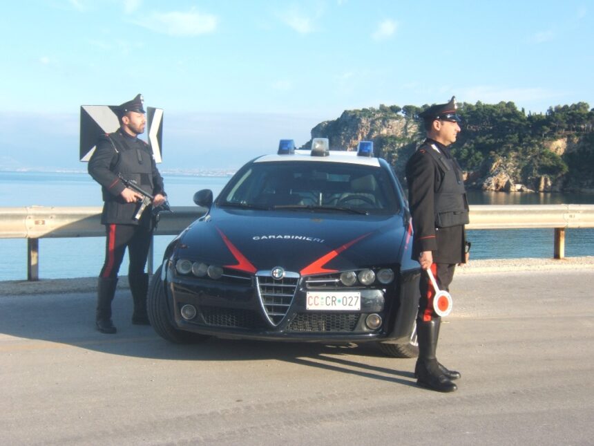 ALCAMO: INVESTE I CARABINIERI E SCAPPA. DENUNCIATO