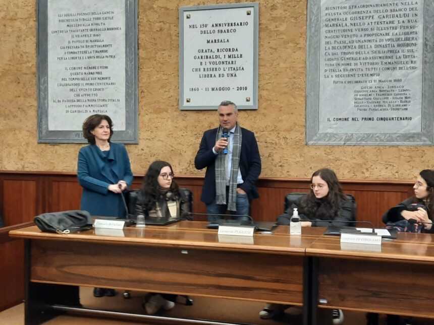 SCOLARESCHE IN VISITA A PALAZZO VII APRILE