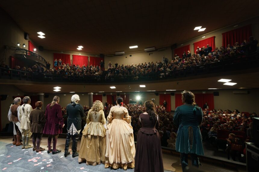 Cine Teatro Ariston di Trapani, grande successo de “La Bottega del caffè” con protagonista Michele Placido. Sold out e grande apprezzamento del pubblico per “La Bottega del caffè” Cine Teatro Ariston di Trapani, grande successo de “La Bottega del caffè” con protagonista Michele Placido. Sold out e grande apprezzamento del pubblico per “La Bottega del caffè”