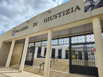 Marsala, “Processo Simulato” Aula “P.Borsellino” Palazzo di Giustizia 11 marzo ore 9,30. Un modo alternativo di portare la giustizia a contatto con i giovani Marsala, “Processo Simulato” Aula “P.Borsellino” Palazzo di Giustizia 11 marzo ore 9,30. Un modo alternativo di portare la giustizia a contatto con i giovani