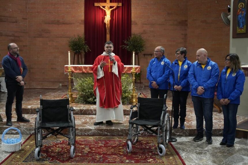 Donate due nuove sedie a rotelle per il trasporto degli ammalati all’Unitalsi di Trapani. La consegna sabato scorso nella Chiesa “Nostra Signora di Lourdes” Donate due nuove sedie a rotelle per il trasporto degli ammalati all’Unitalsi di Trapani. La consegna sabato scorso nella Chiesa “Nostra Signora di Lourdes”