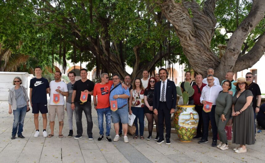 A MARSALA I PARTECIPANTI AL SUMMER CAMP DI ARTI MARZIALI A MARSALA I PARTECIPANTI AL SUMMER CAMP DI ARTI MARZIALI