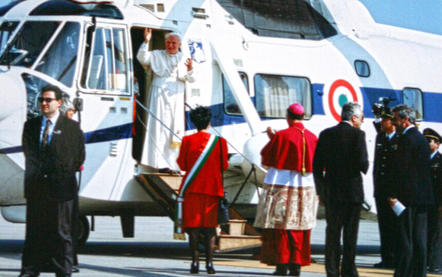 30 anni fa Papa Giovanni Paolo II, stasera 8 maggio messa in Cattedrale
