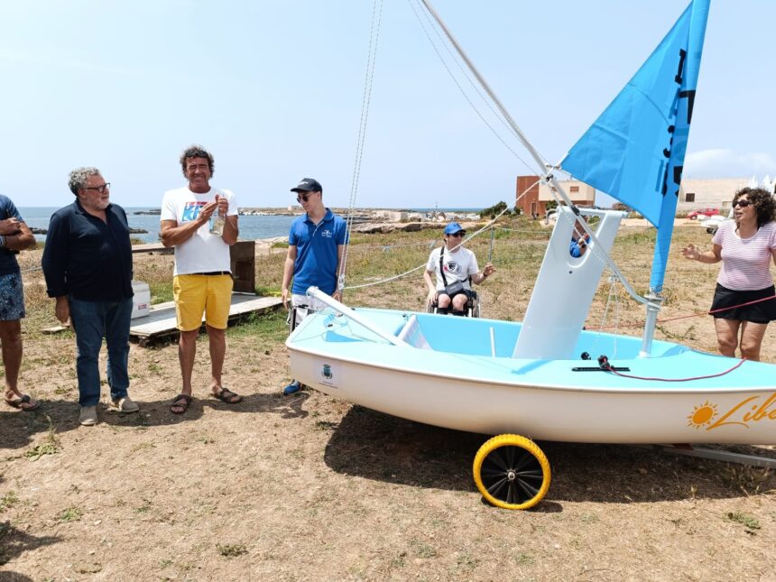 Inaugurata a Favignana “Libera”, la barca a vela per persone con disabilità motorie acquistata dal Comune con fondi della democrazia partecipata